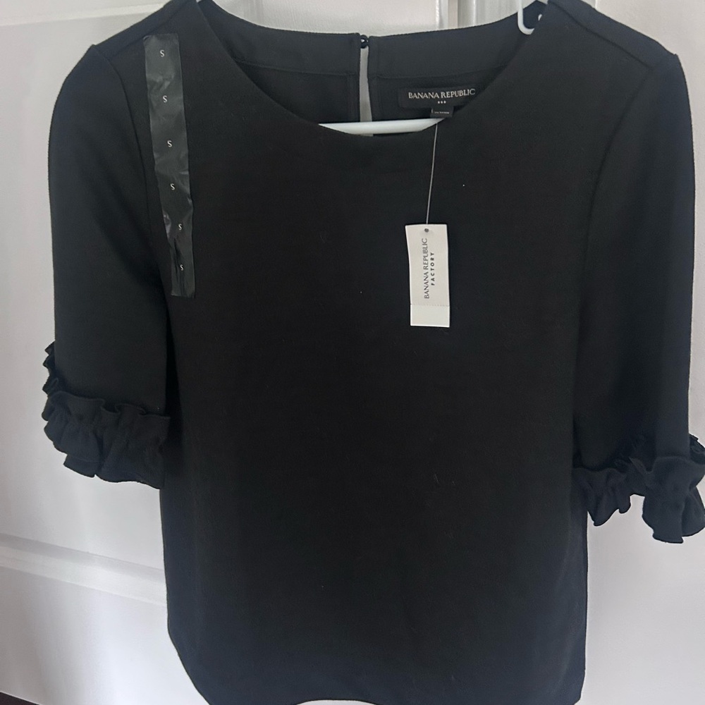 NWT Banana Republic Factory Black Ruffle Sleeve Top